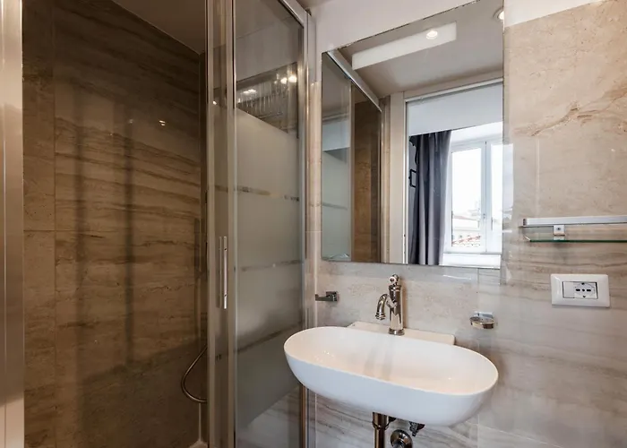 The Rent - Spacious Multi-room On Via Cavour Apartamento Roma
