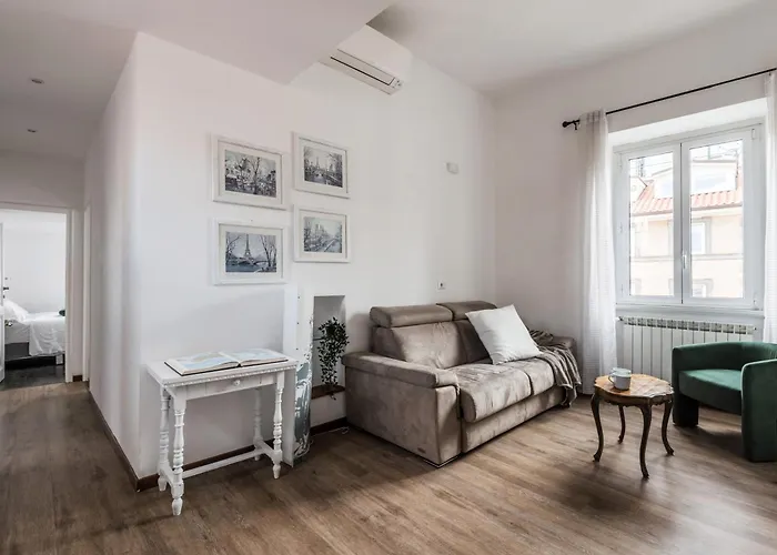 The Rent - Spacious Multi-room On Via Cavour Apartamento Roma